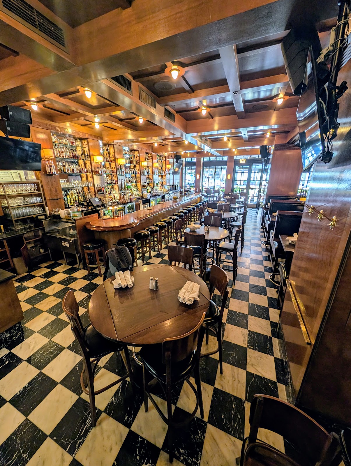 LUXBAR Photo 17